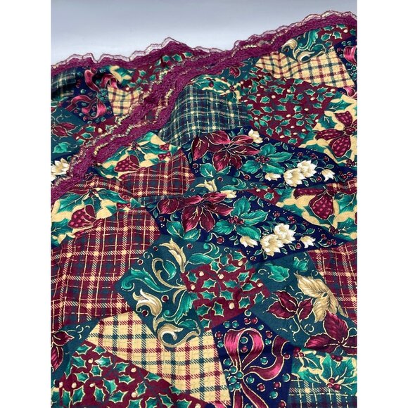 Christmas table cloth dinning decor red green lace border bows ivy 58x78" READ - Picture 3 of 7